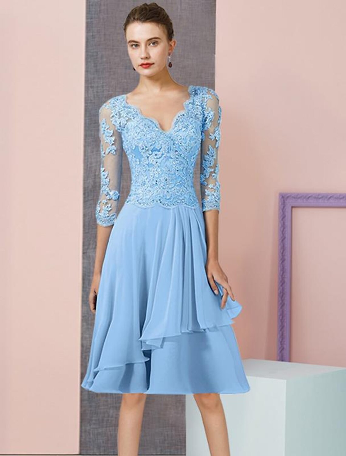 Wholesale  A-Line Mother of the Bride Dress Formal Wedding Guest Vintage Elegant V Neck Knee Length Chiffon Lace Half Sleeve with Pleats Sequin Appliques
